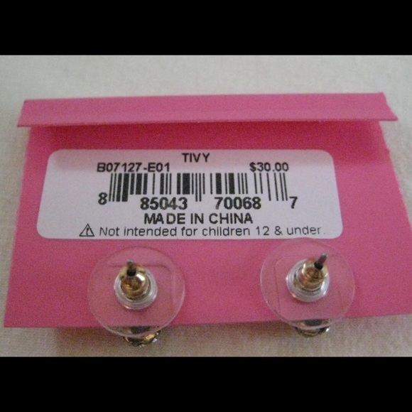 Betsey Johnson Bow Wearing Skull Stud Earrings - Picture 6 of 6